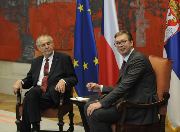 Вучић: Србија ће остати војно неутрална; Земан: Тзв. Косово предводе ратни злочинци, разговараћемо о могућности повлачења признања